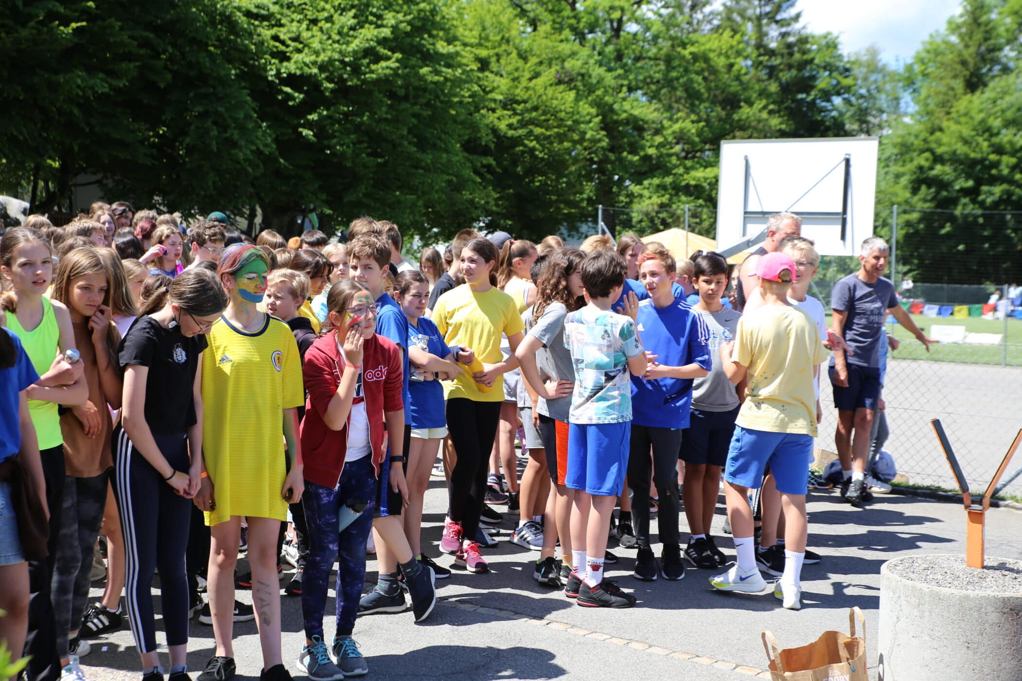 students running for charity
