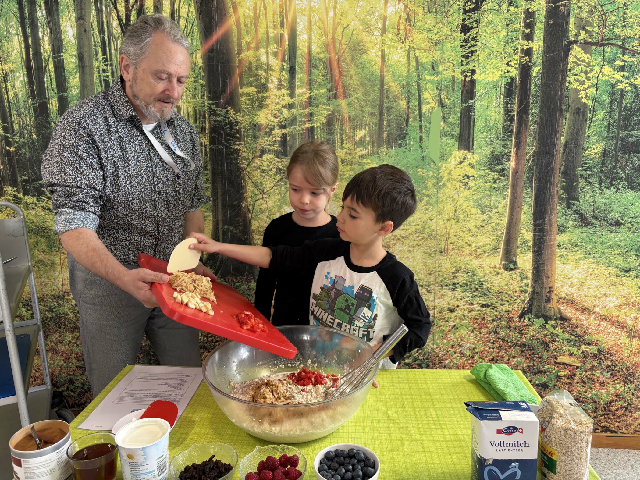 Primary school children cooking bircher muesli with the school's Head of Food