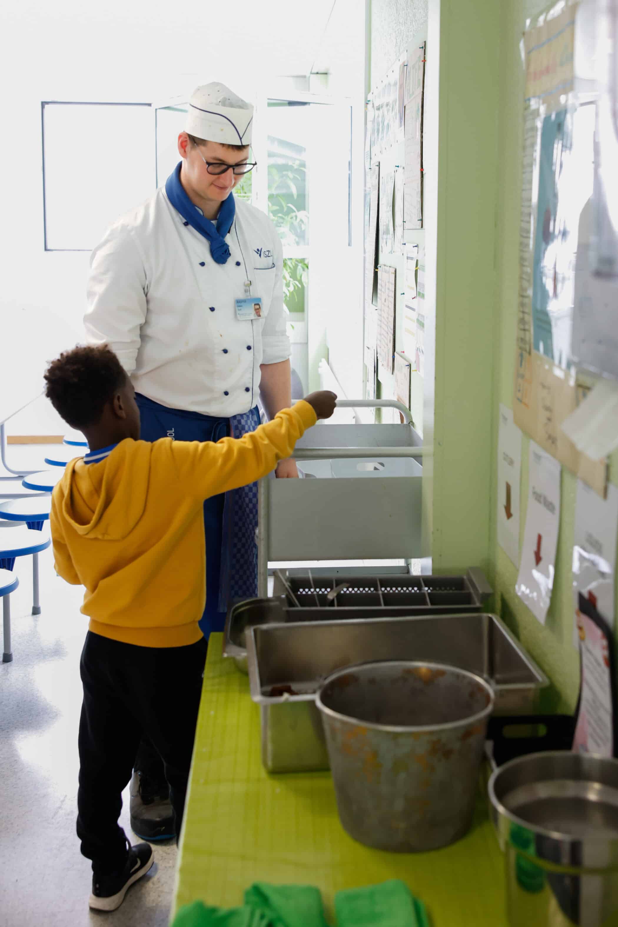 lunch room food waste challenge